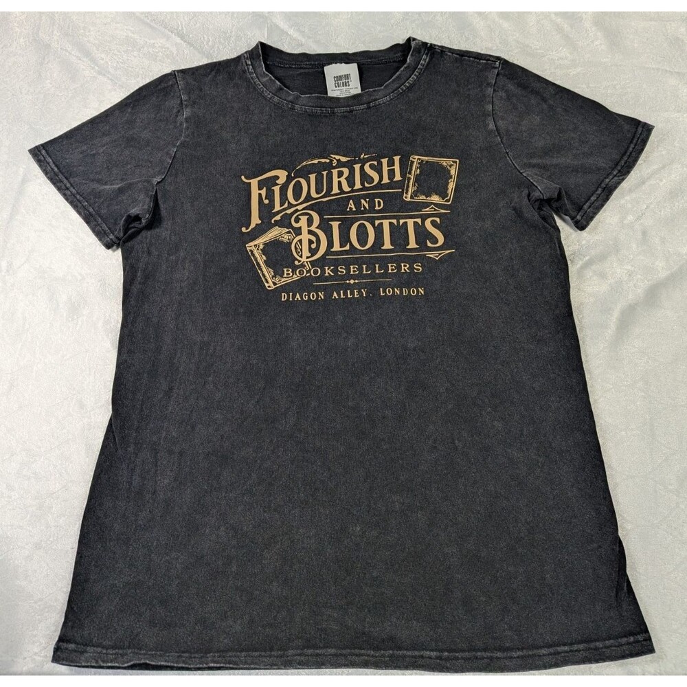 Harry Potter Flourish & Blotts Comfort Colors Book Women’s M Diagon Alley Tee